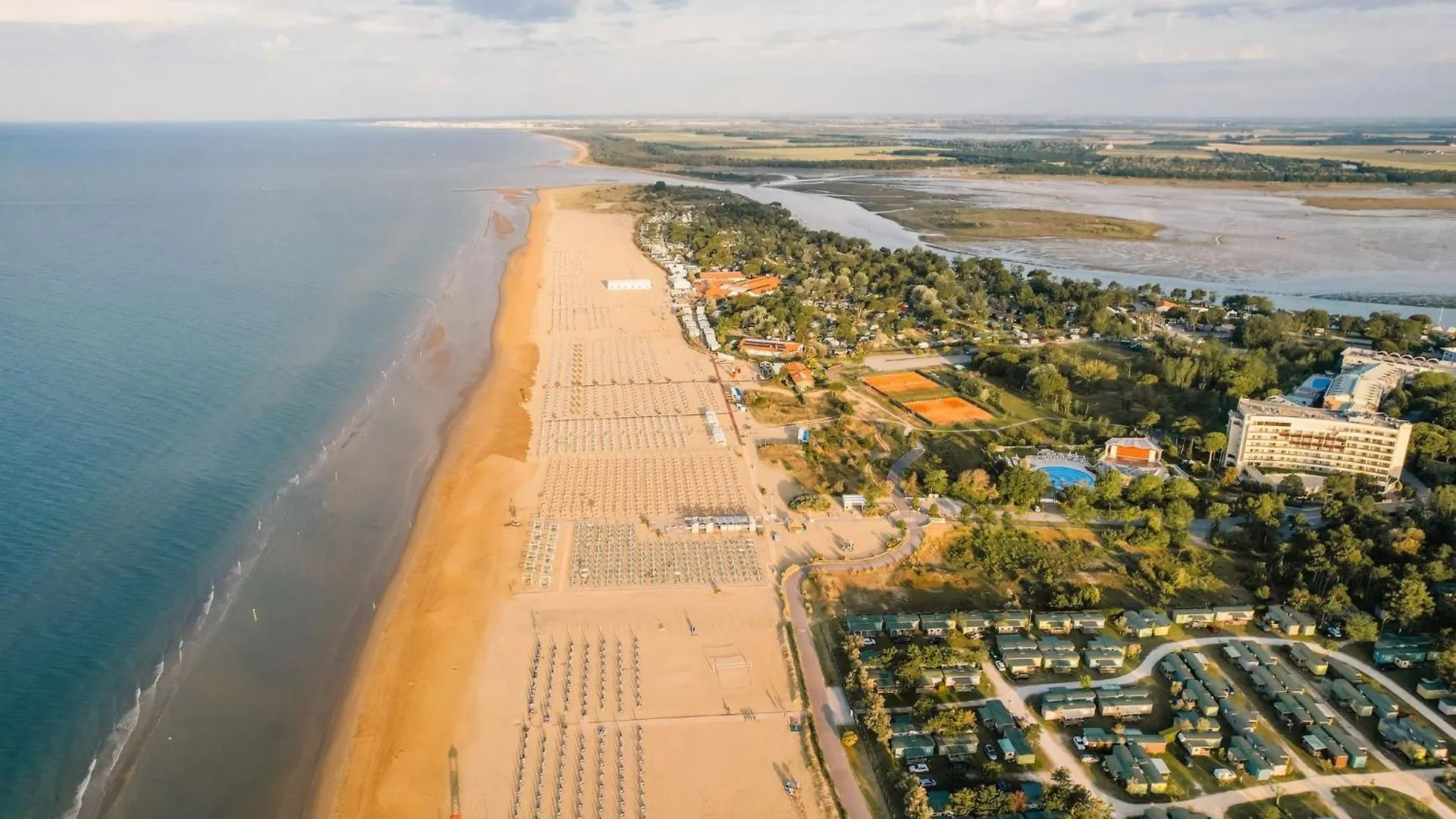 Nice Apartment With Balcony And Beautiful View - By Beahost Rentals Bibione Italy